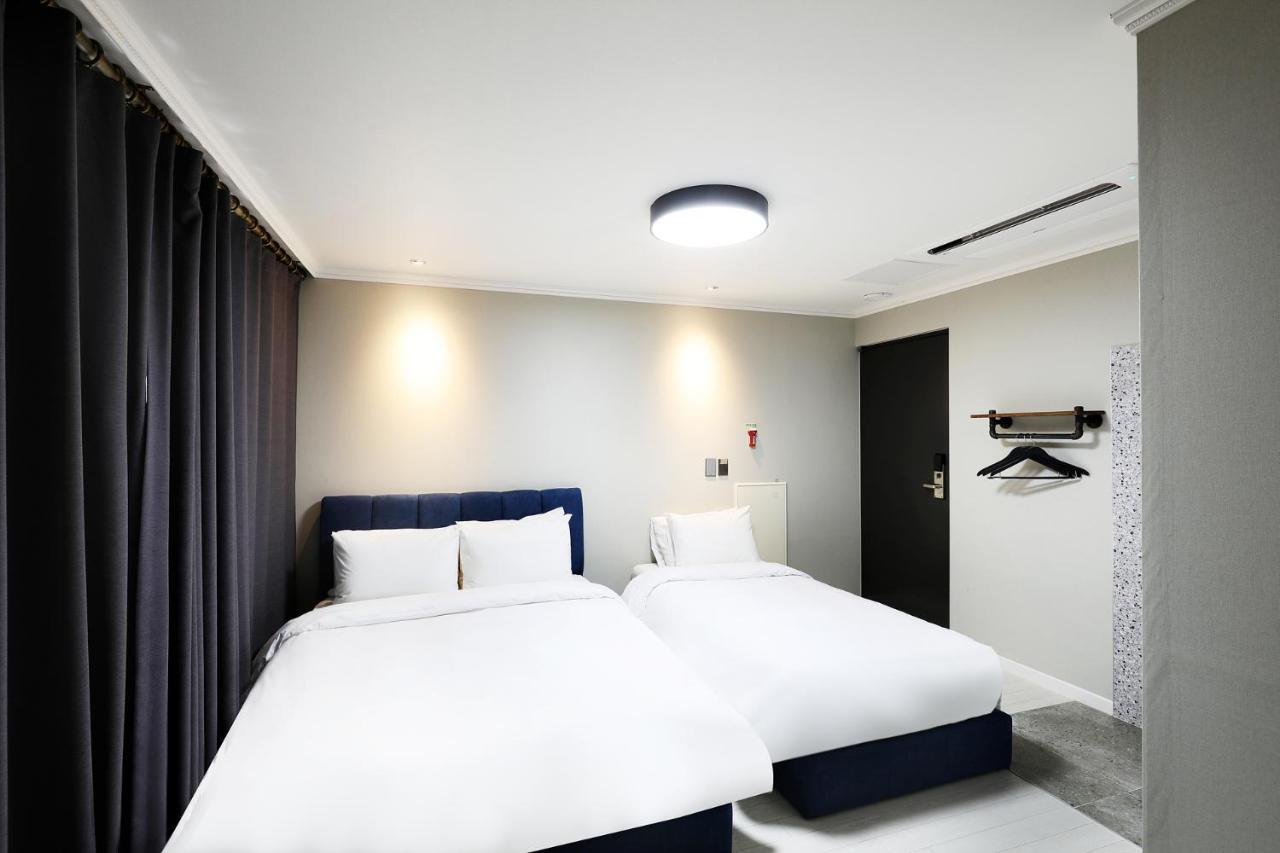 Cornerstone Hotel Seogwipo-stad Buitenkant foto