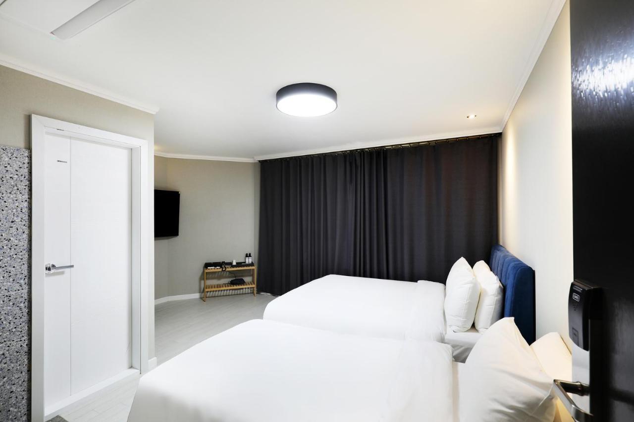 Cornerstone Hotel Seogwipo-stad Buitenkant foto