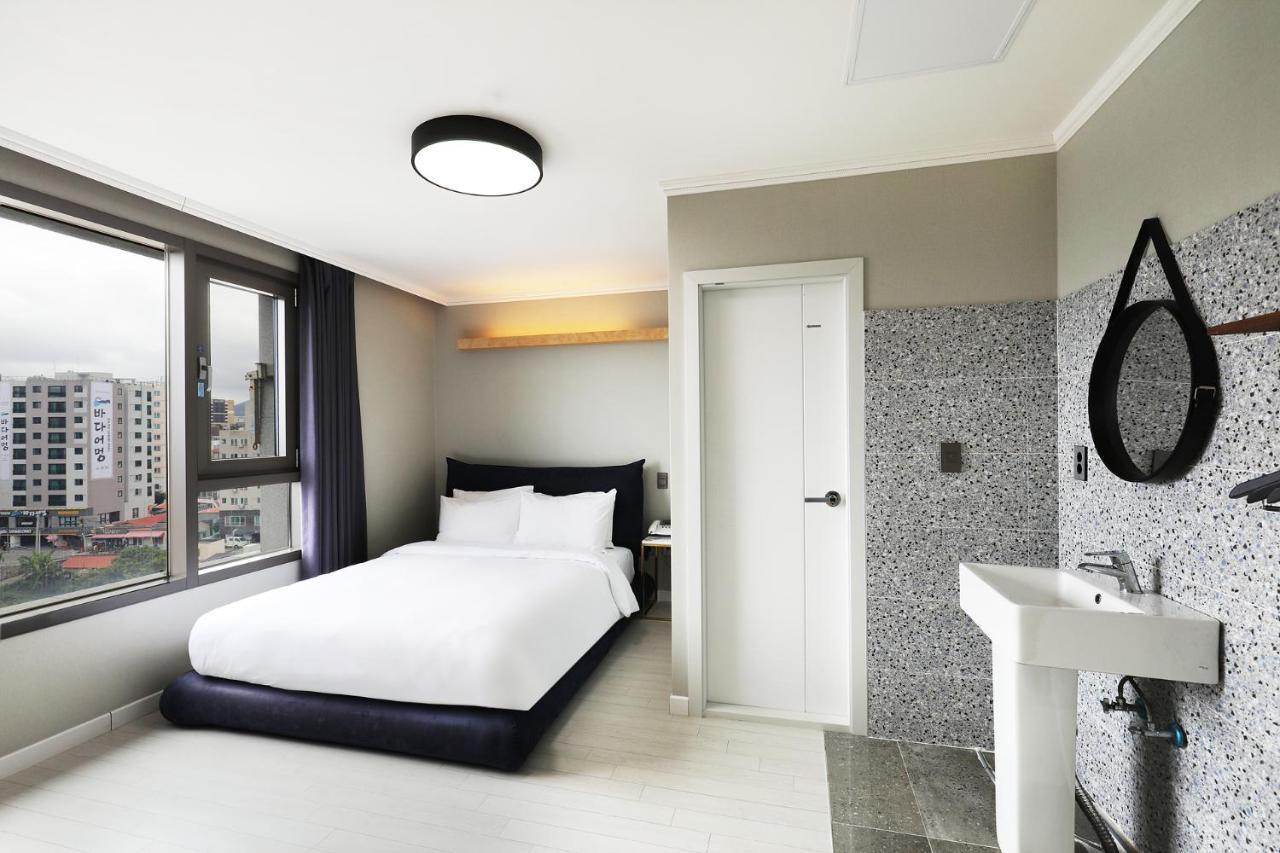 Cornerstone Hotel Seogwipo-stad Buitenkant foto