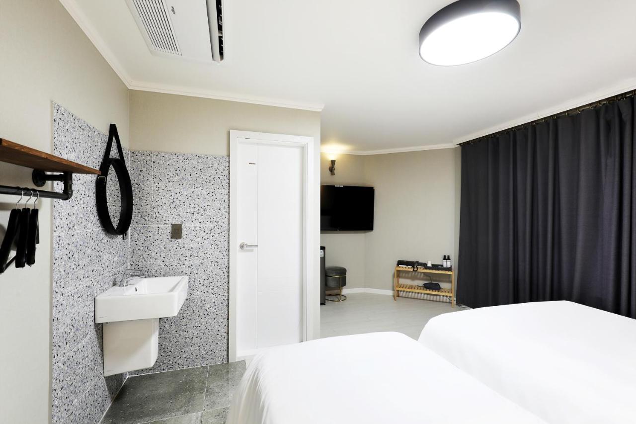 Cornerstone Hotel Seogwipo-stad Buitenkant foto